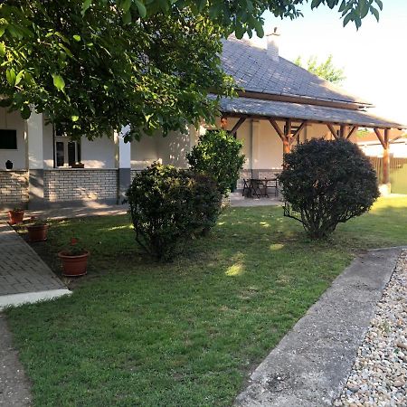Tisza-Kert Apartmanok Tiszafüred 外观 照片