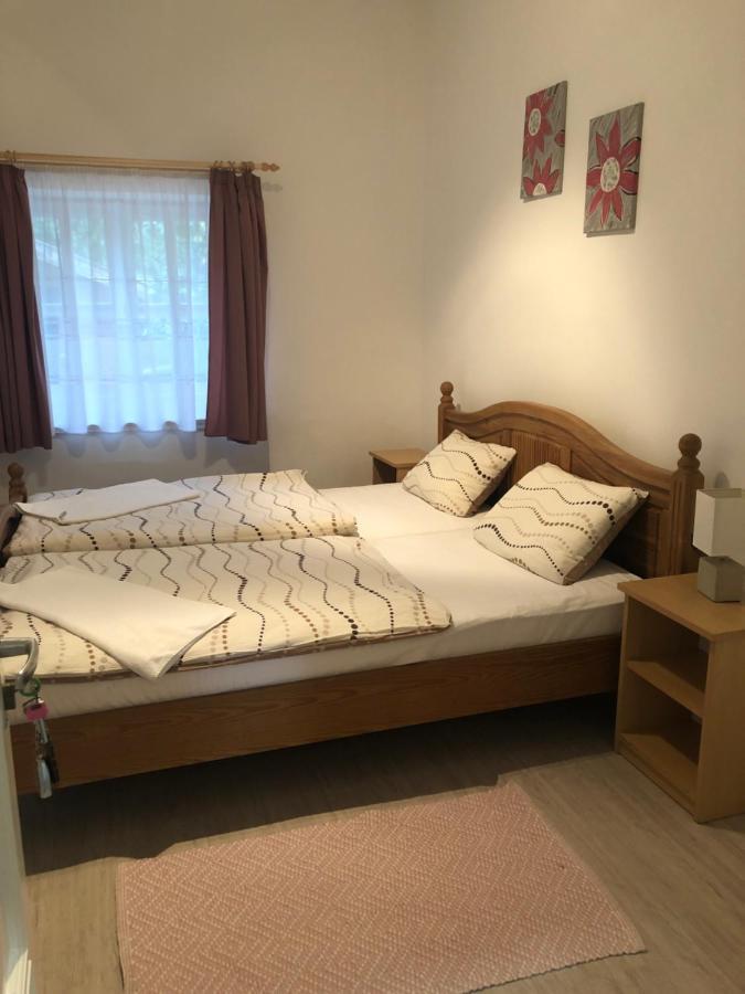 Tisza-Kert Apartmanok Tiszafüred 外观 照片